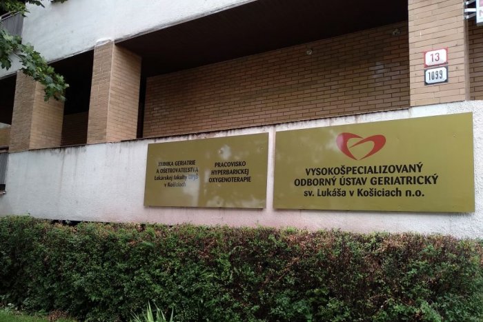 Ilustračný obrázok k článku Na košickej geriatrii sa testuje pravidelne: Prispieva to k psychickej pohode zamestnancov