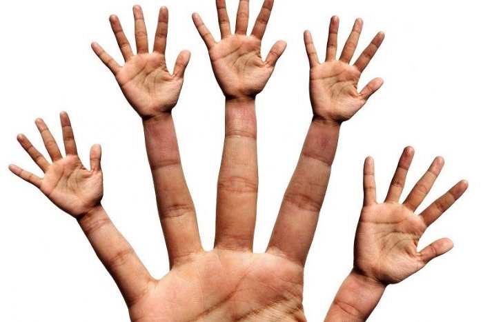 Ilustračný obrázok k článku Ahojte! Viete, že ak dnes pozdravíte 10 ľudí, podporíte veľkú vec?