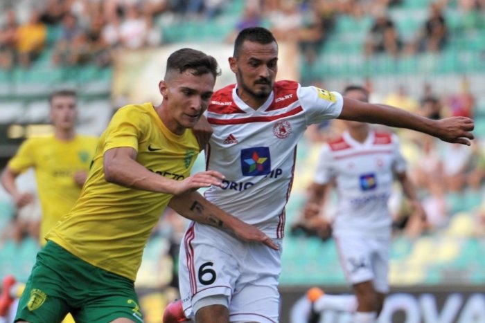 Ilustračný obrázok k článku Žilina futbalovým pánom Váhu: Trenčania zaujali nasadením Slovákov