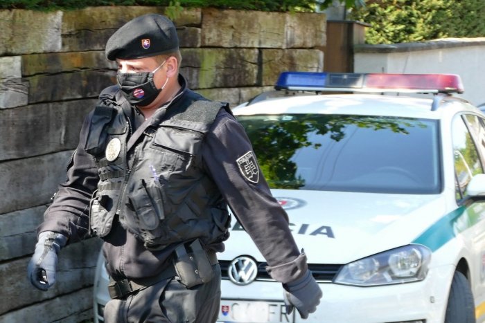 Ilustračný obrázok k článku NAKA zasahovala na Záhorí: Zadržali časť gangu takáčovcov aj STAROSTU Záhorskej Vsi