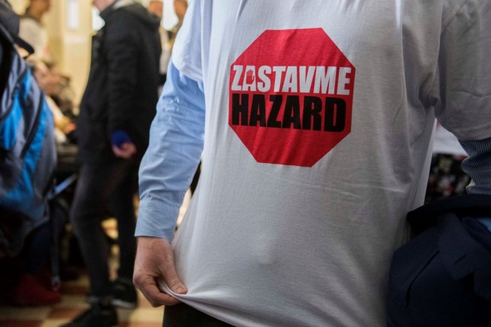 Ilustračný obrázok k článku Koniec HAZARDU v Trenčíne? V rukách to majú poslanci