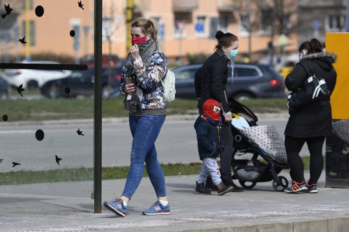 Ilustračný obrázok k článku Prímestské autobusy čakajú novinky: Budeme si kupovať lístok cez mobil?