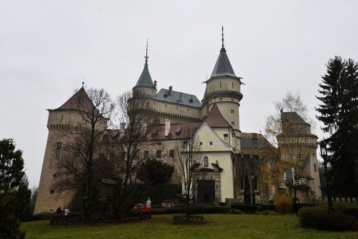 Ilustračný obrázok k článku Múzeum Bojnice hľadá nového riaditeľa: Aký ponúkajú PLAT?