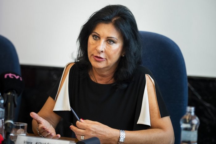 Ilustračný obrázok k článku Kováčiková KONČÍ: Už nechcem čeliť útokom za to, že som išla do práce nakazená