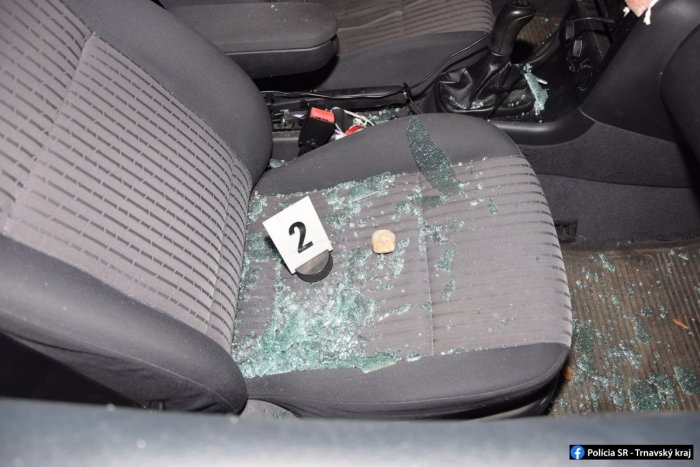 Ilustračný obrázok k článku V Tatrách prišiel vodič o peniaze: Zmizlo mu 700 eur v obálke, nechal ich na sedadle