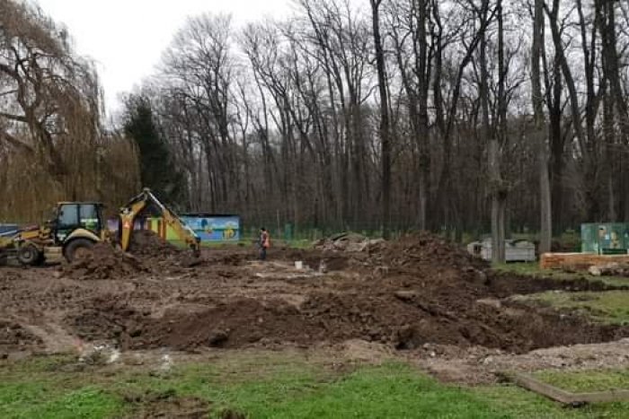 Ilustračný obrázok k článku Na kúpalisku v Trebišove začali s prácami na vybudovaní toboganu