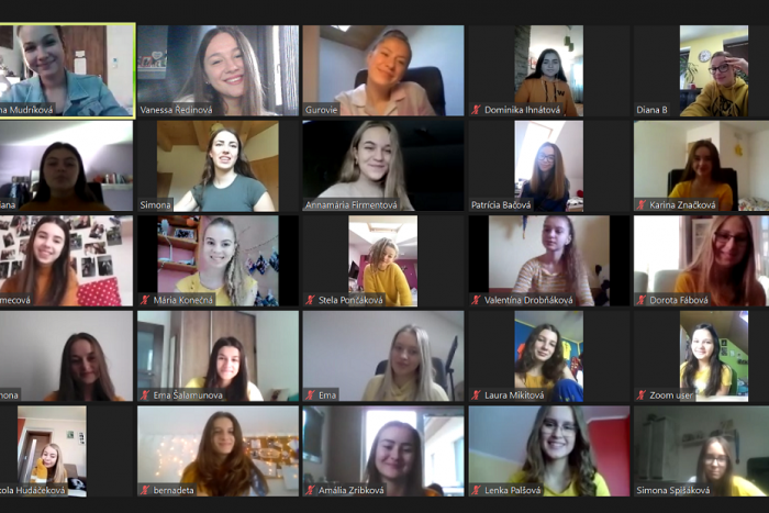 Ilustračný obrázok k článku O imatrikuláciu nechceli prísť: Na SOŠ pedagogickej sa žiaci originálne vynašli!