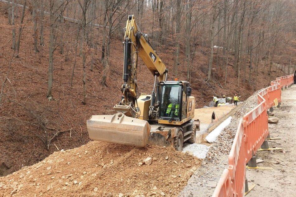 Ilustračný obrázok k článku Kedy by mohli otvoriť cestu Muráň - Predná Hora? Takto to vidí Lunter, FOTO