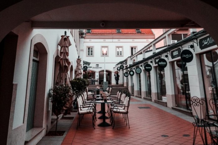 Ilustračný obrázok k článku Pandémia zasiahla aj Chorvátov: Žiadne svadby, zatvorené reštaurácie a to nie je VŠETKO!