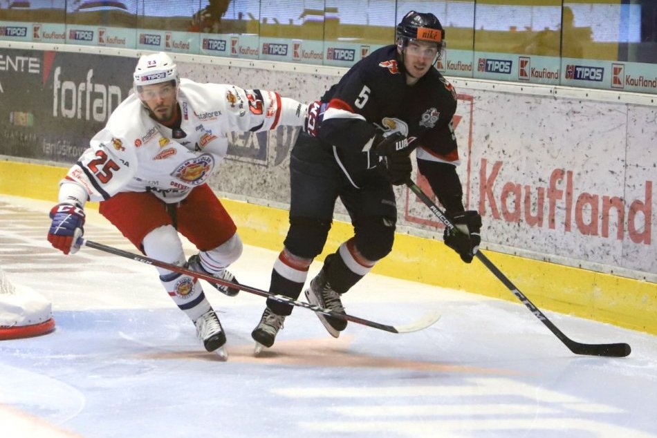 Ilustračný obrázok k článku Vyrovnaný duel proti Slovanu: Zvolenčania bojovali až do nájazdov, FOTO