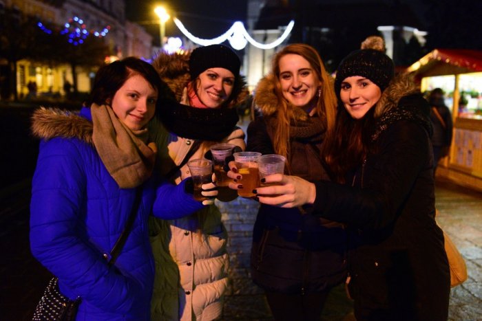 Ilustračný obrázok k článku Skvelá správa pre Petržalku: Vianočné trhy by sa nám tento rok nemali vyhnúť!