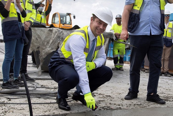 Ilustračný obrázok k článku Minister Doležal potešil: Oznámil TERMÍN začiatku prác panelky pri Trenčíne