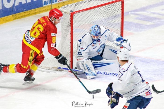 Ilustračný obrázok k článku Nitra doma neuspela: Tri góly na Trenčín nestačili, FOTO