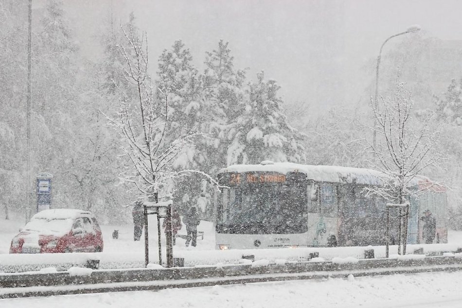 Ilustračný obrázok k článku Pamätáte? TAKTO pred tromi rokmi prekvapilo Nitru husté sneženie, FOTO