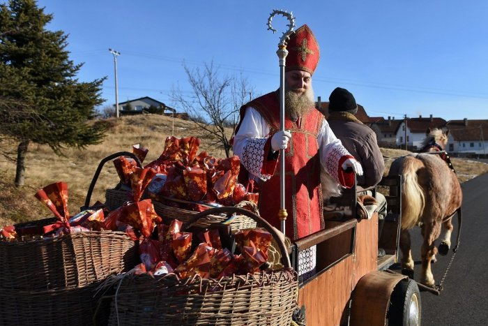 Ilustračný obrázok k článku Handlová sa má na čo tešiť: Mestom pôjde Mikuláš, rozvoniavať bude kapustnica