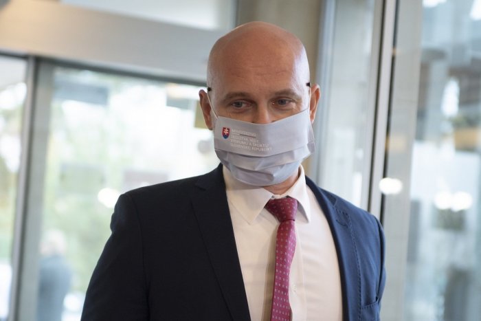 Ilustračný obrázok k článku Žiaci sa do škôl nevrátia ani pred Vianocami: Plán testovania neprešiel