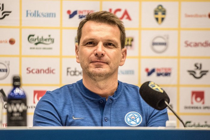 Ilustračný obrázok k článku Z dočasného trénera slovenských futbalistov sa stal hlavný: Mesačne si príde na 15-tisíc!