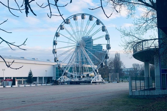 Ilustračný obrázok k článku Dni Vianoc v Inchebe predsa budú. Nákupy si môžete spestriť jazdou na vyhliadkovom kole