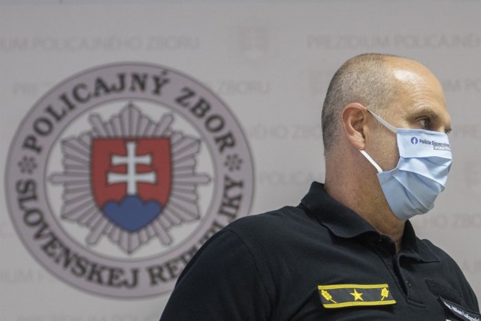 Ilustračný obrázok k článku Žiaden pokus o samovraždu: Policajný exprezident Lučanský sa mal poraniť sám