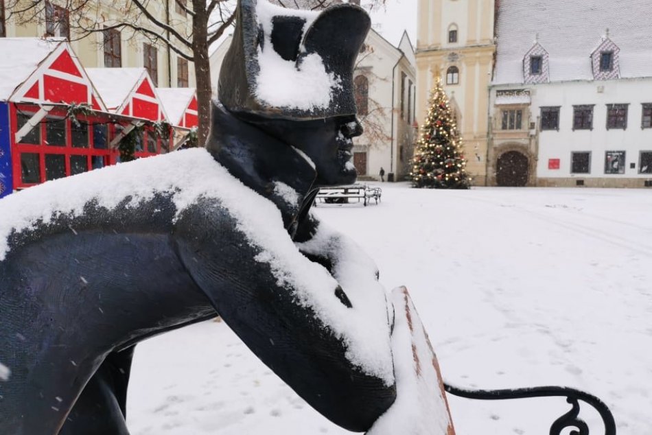 Ilustračný obrázok k článku FOTO: Romantika v centre mesta. Užite si nádherný pohľad na bielu Bratislavu