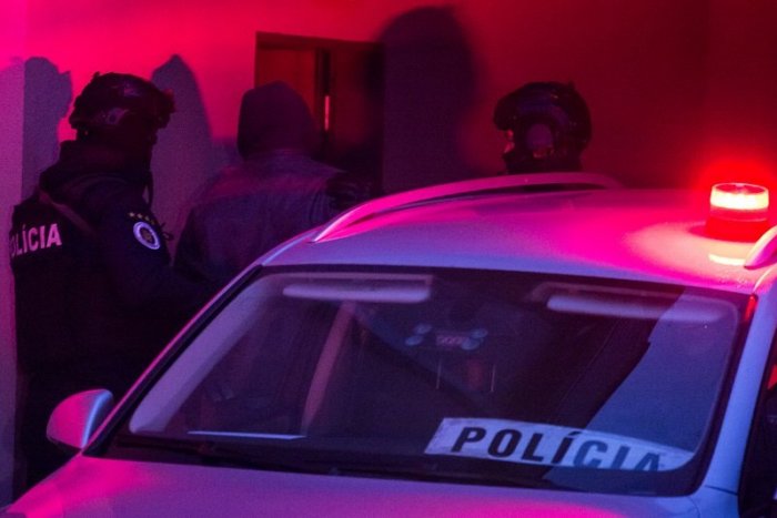 Ilustračný obrázok k článku Policajný exprezident Milan Lučanský a spol. z kauzy Judáš idú do väzby