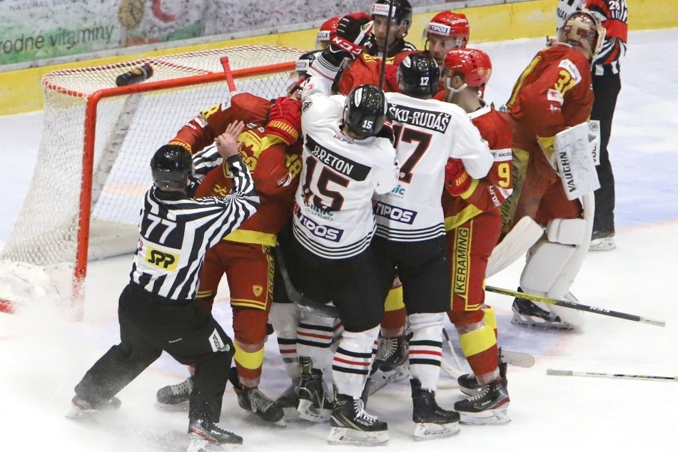 Ilustračný obrázok k článku Prehra s Trenčínom očami trénera Bystrice: Čo sa týka TOHTO, odohrali sme dobrý zápas, FOTO