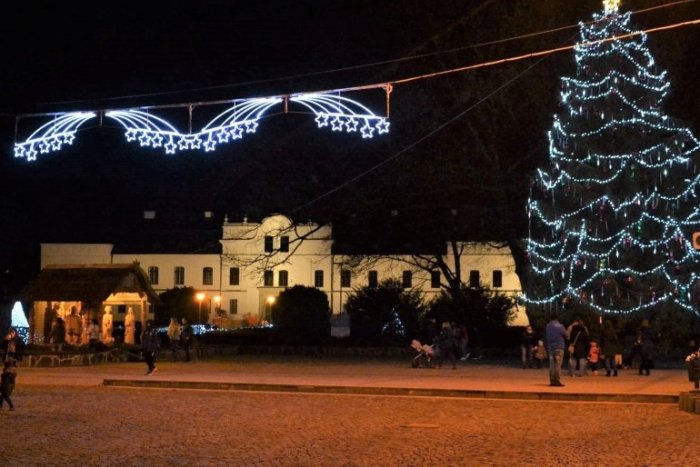 Ilustračný obrázok k článku V OBRAZOCH: Humenné vo vianočnom šate