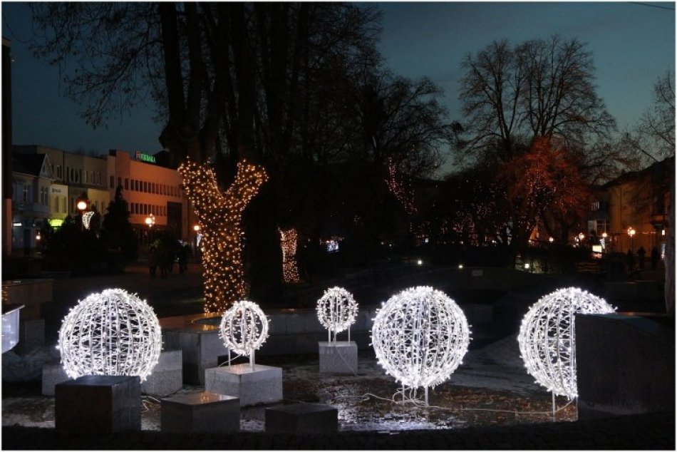 Ilustračný obrázok k článku Užijeme si v Humennom vianočné trhy? V hre je viacero možností