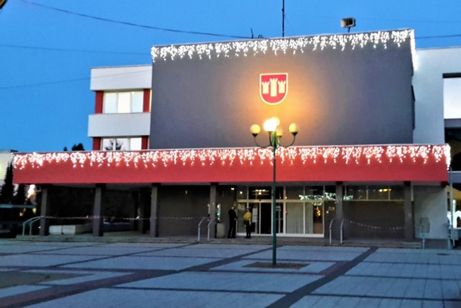 Ilustračný obrázok k článku Mestský úrad v Považskej Bystrici bude zatvorený: Vybavíte len jedinú vec