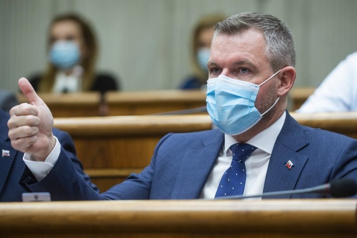 Ilustračný obrázok k článku Vianočný darček pre Slovákov? Nech Matovič podá DEMISIU, želá si Pellegrini