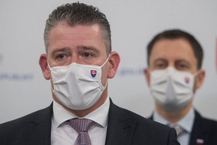 Ilustračný obrázok k článku Štát otvoril pokladnicu: Handlovej plne preplatil koronavírusové náklady