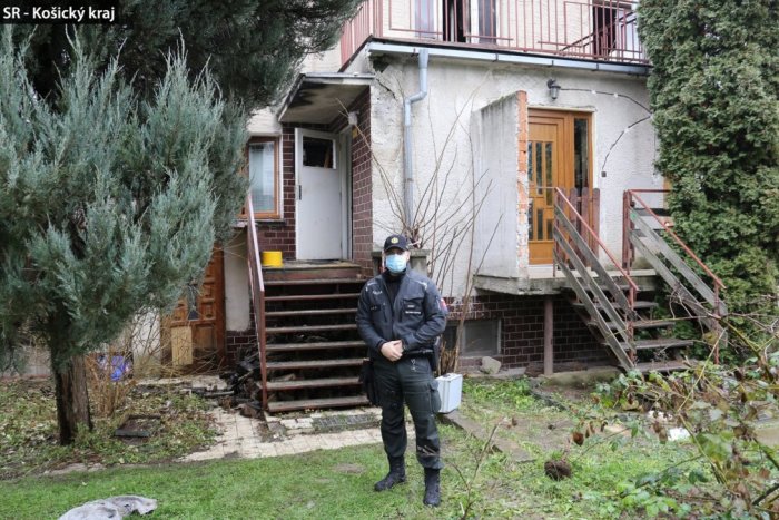 Ilustračný obrázok k článku V horiacom dome v košickej mestskej časti Krásna prišiel o život starší muž