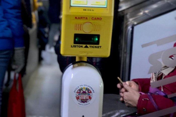 Ilustračný obrázok k článku Do prostriedkov verejnej dopravy montujú dezinfekčné prístroje