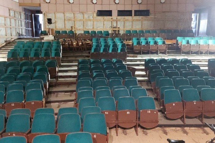 Ilustračný obrázok k článku Po sedačkách z kina sa len zaprášilo: Predali sa takmer všetky kusy!