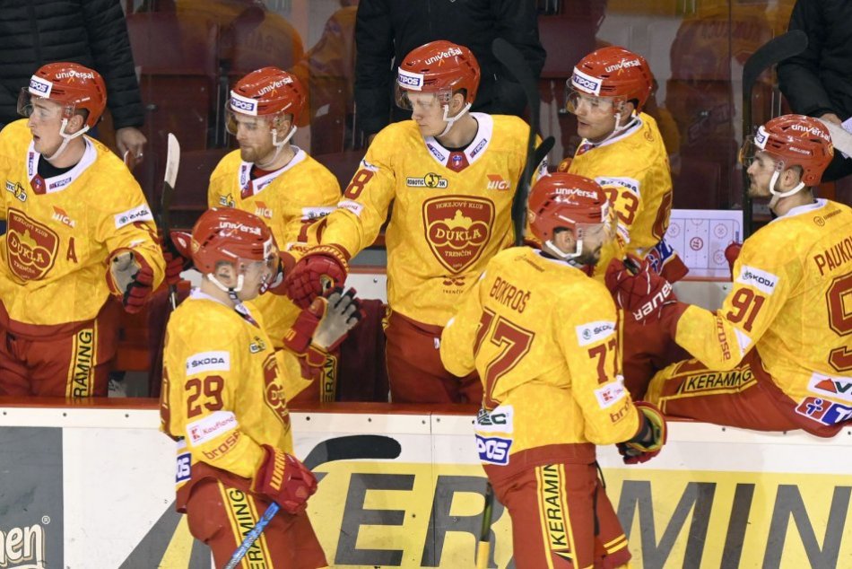 Ilustračný obrázok k článku Vianočné dni mohli mať krajšie: Vojaci súpera nedorazili a pykali v závere