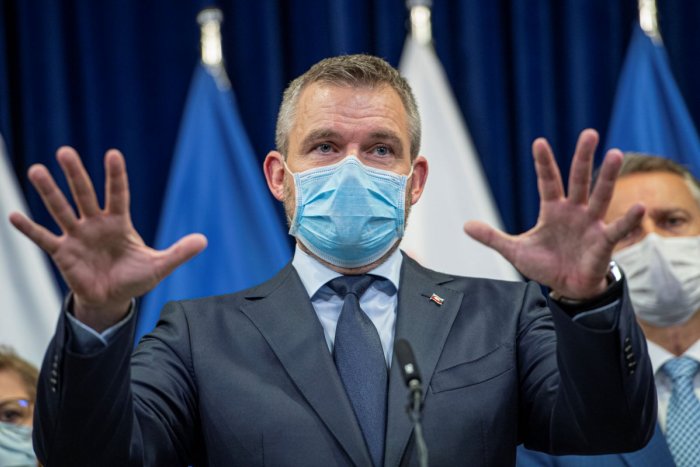 Ilustračný obrázok k článku Pellegrini sa pustil do Matoviča: Nedokázal sa pozrieť ľuďom do očí a ušiel. Je to HANBA!