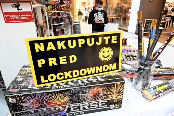 Ilustračný obrázok k článku Zákaz vychádzania a ZATVÁRANIE obchodov sa začnú SKÔR!