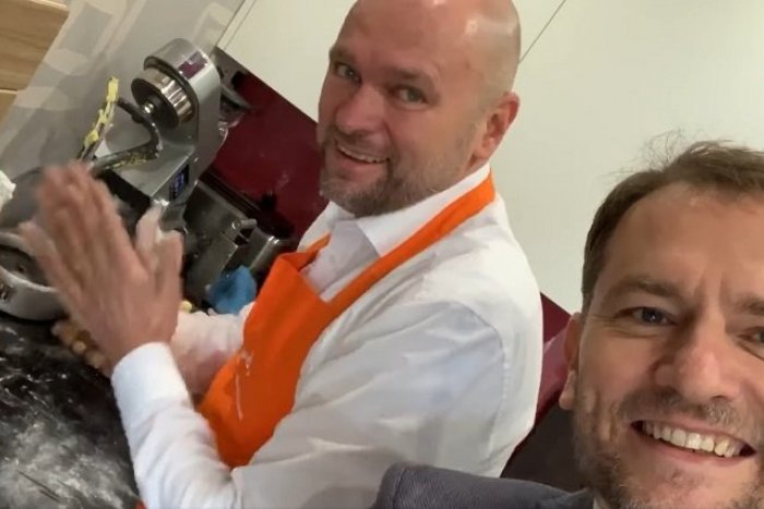 Ilustračný obrázok k článku SVET O SLOVENSKU: Keď premiér stráca percentá, nazýva Sulíka idiotom