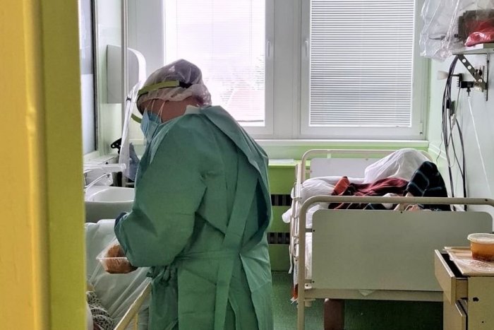 Ilustračný obrázok k článku Máte blízkych na zvolenskom COVID oddelení? Takto sa budete môcť spojiť