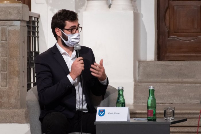 Ilustračný obrázok k článku O Vianociach s primátorom Nitry: Ako bude tráviť sviatky a čo želá obyvateľom?