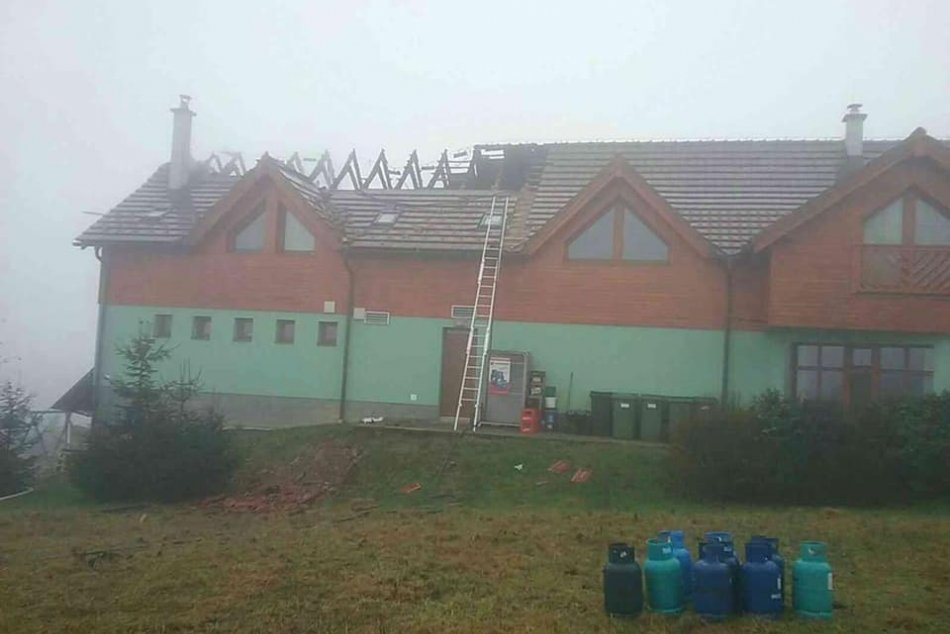 Ilustračný obrázok k článku Štedrý deň poznačila tragédia: Pri požiari na Králikoch zahynul človek, FOTO