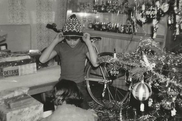 Ilustračný obrázok k článku Budajovi vyrazil dych televízor, Remišovej lyže: Ktorá ministerka dostala hokejku?