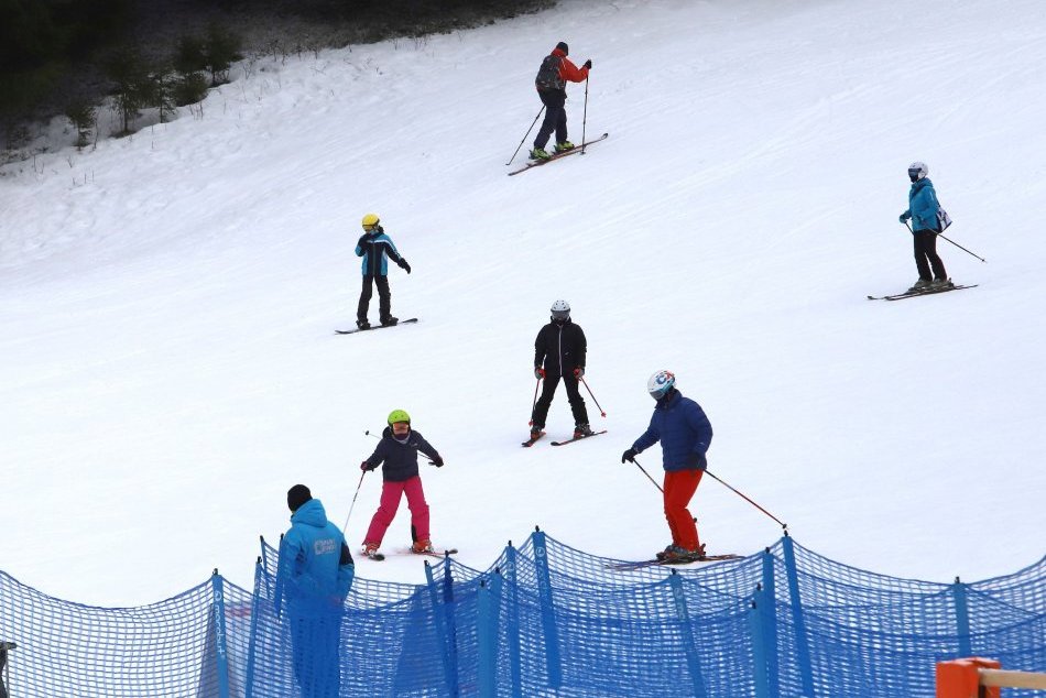 Ilustračný obrázok k článku Mnohí trávia lockdown na svahoch: Takto to vyzerá na Donovaloch, FOTO