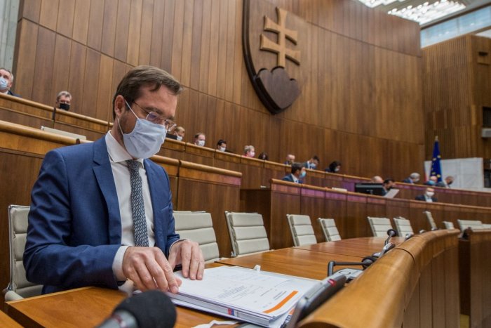 Ilustračný obrázok k článku Mimoriadna schôdza parlamentu: Skončí sa núdzový stav alebo ho poslanci PREDĹŽIA?!