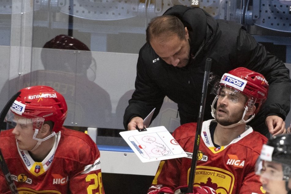 Ilustračný obrázok k článku Vojtech Zeleňák sa v Trenčíne dlho nezdržal: Vojaci s ním ukončili zmluvu