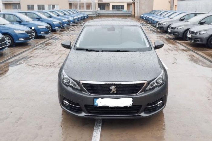 Ilustračný obrázok k článku TTSK rozdával darčeky až po Vianociach: Kto sa môže tešiť na nové autá?