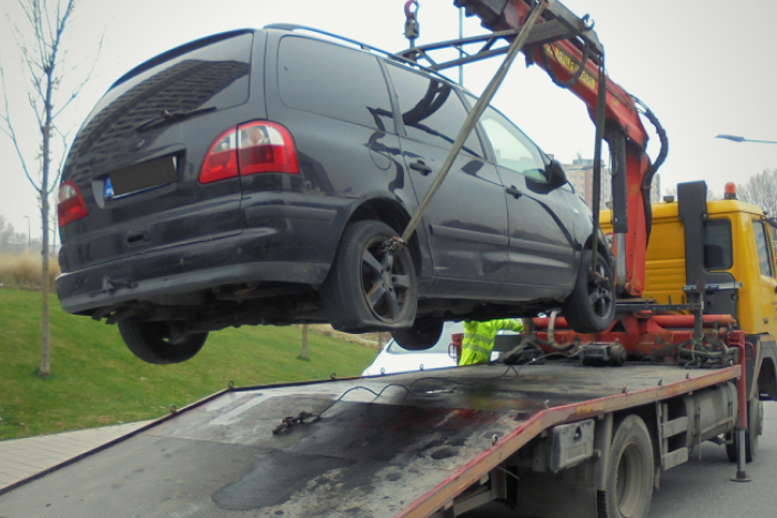 Ilustračný obrázok k článku Staré vraky zaberajú parkovacie miesta: Ako sa ich môžeme zbaviť?