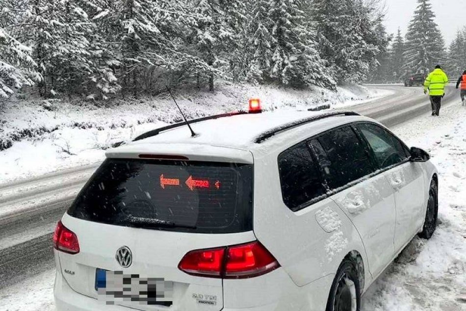 Ilustračný obrázok k článku Nepríjemné správy z Donovalov a Šturca: Sneh spôsobuje komplikácie, FOTO