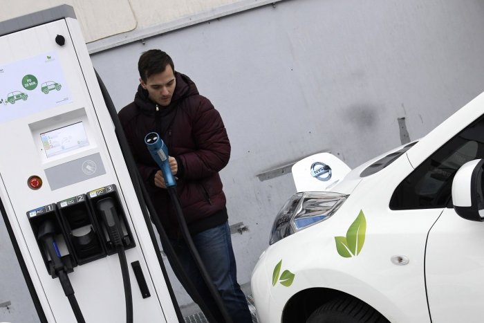 Ilustračný obrázok k článku V Trenčianskom kraji vzniknú nové nabíjacie stanice: Vybrali tieto tri lokality