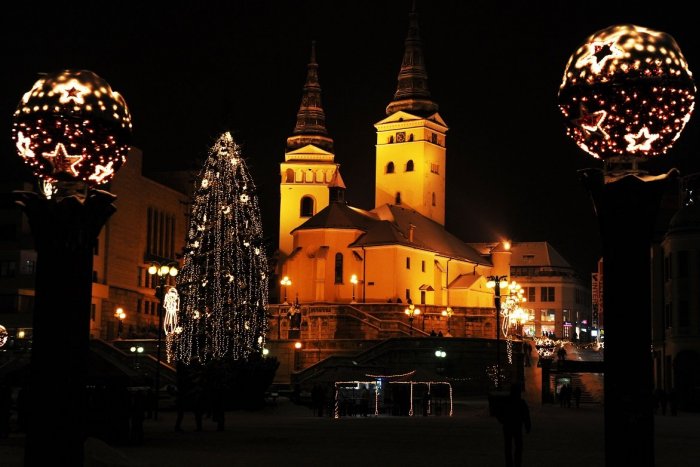 Ilustračný obrázok k článku Žilina bez novoročných osláv: Zostaňte radšej doma, v uliciach bude polícia